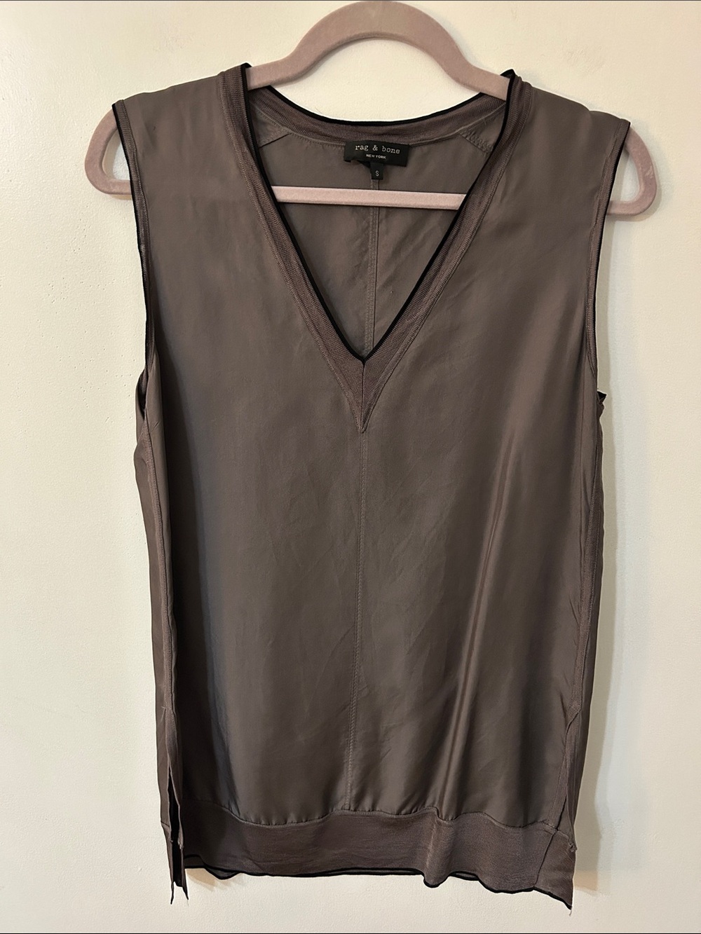 rag & bone Silk Sleeveless V-Neck Tank Taupe Gray Size Small Modern Preppy Shirt
